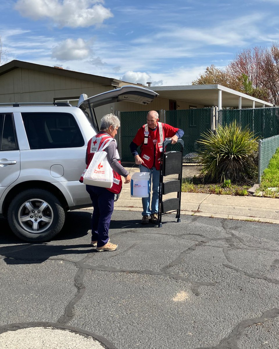 We started off Sound The Alarm Month strong in White City, OR today! Our volunteers are going to be all over the region installing smoke detectors this month so go to soundthealarm.org/cascades for information about installations in your area.