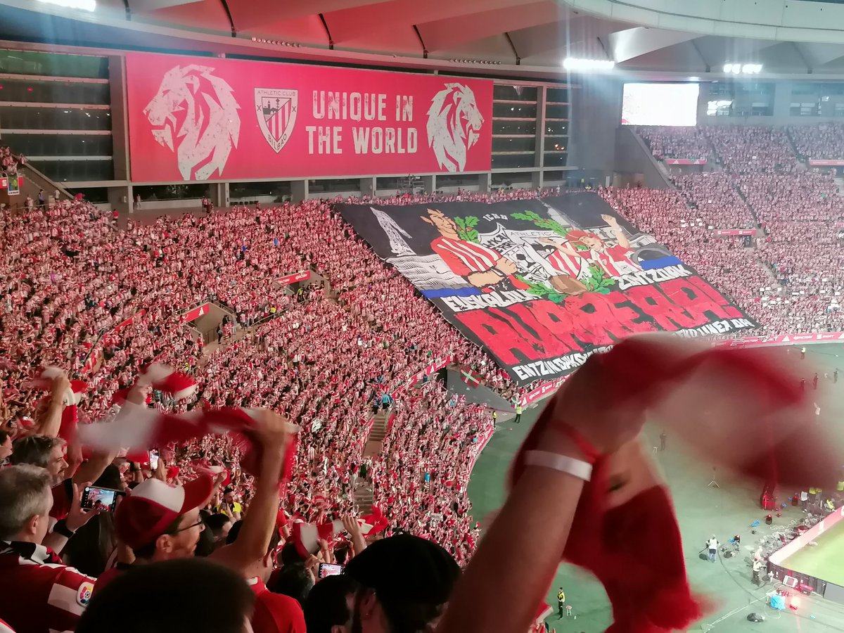 TXAPELDUNAK 🦁🏆🔴⚪
#KopaDaGurea
#UniqueInTheWorld
#MadeInEuskalHerria
#AthleticGuGara