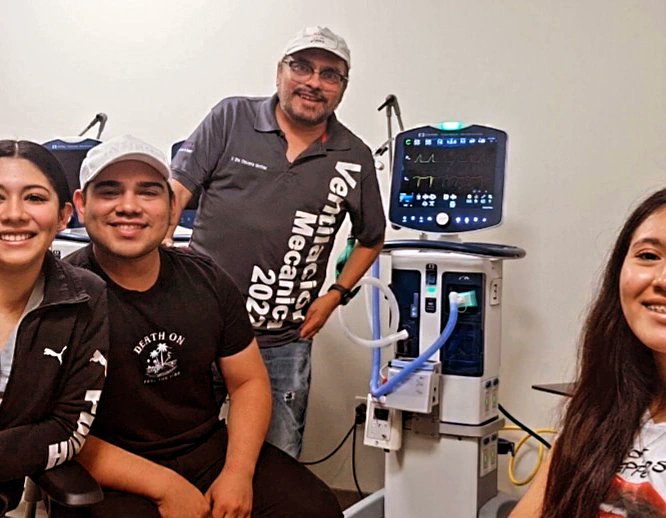 Mi reto es hacer de estos terapeutas respiratorios unas 'fieras' en ventilación mecánica y en terapia respiratoria. Vamos excelente en ése propósito!!! Christus Muguerza Hospital Cumbres. Monterrey México.