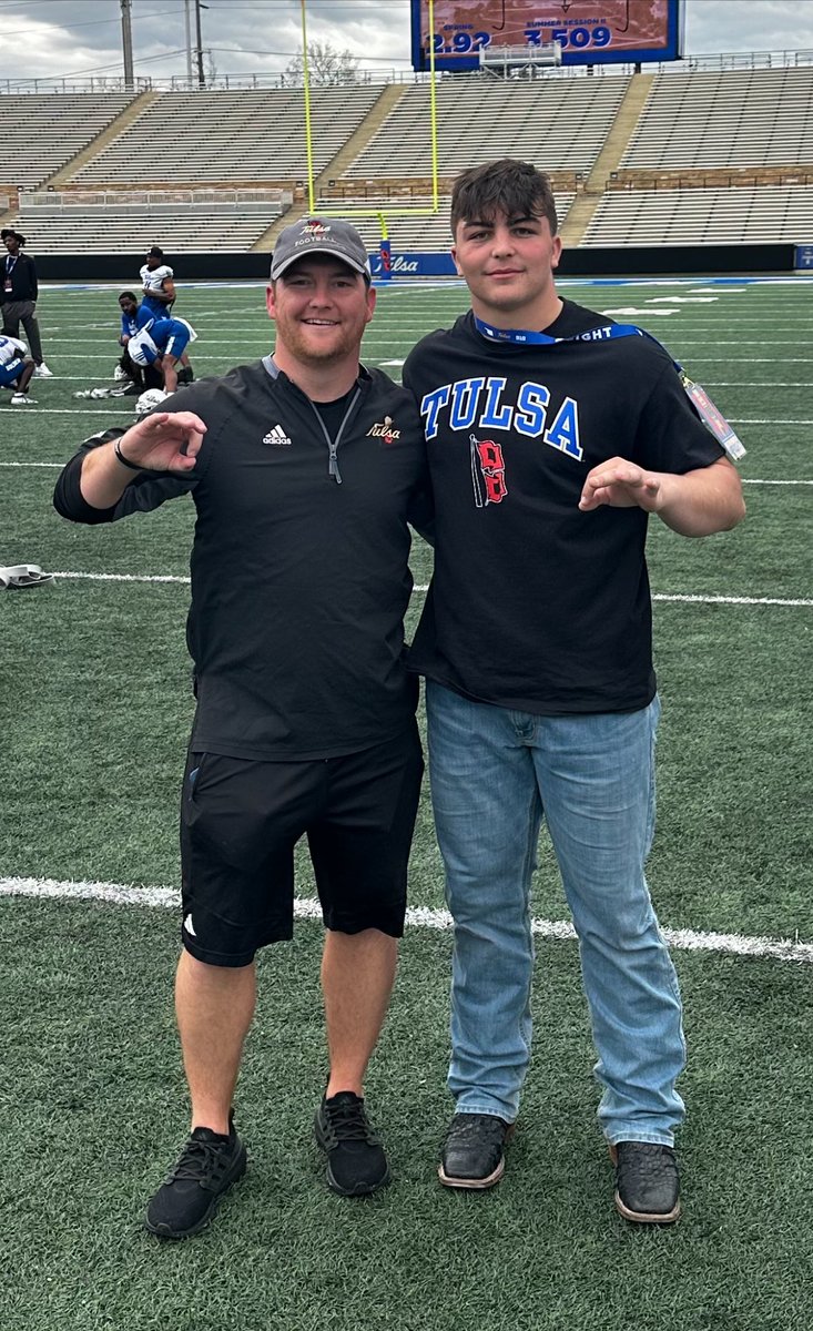 Great time today @TulsaFootball!  Thank you @CoachKMcFarland for having me out! 
 @chris_polizzi @TulsaCoachKDub 🙏 
#ReignCane🌀