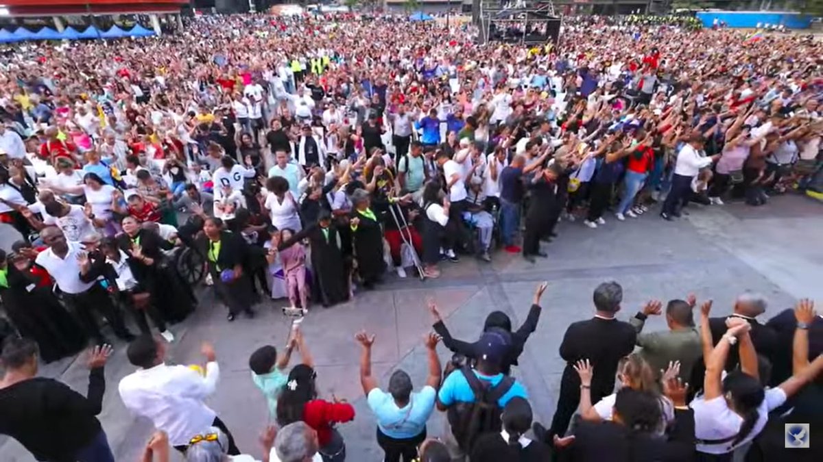 Haggai 2:9 'The glory of this present house will be greater than the glory of the former house,' says the LORD Almighty. 'And in this place I will grant peace,' declares the LORD Almighty."
#LaSangreEternaDeJesús