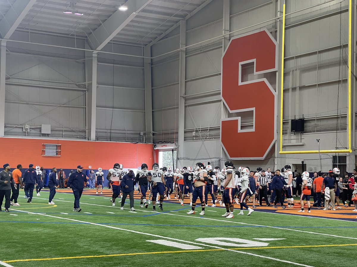 Had fun at my spring visit at Syracuse today! Thank you @CoachVollono for inviting me down, can’t wait to be back! @FranBrownCuse @CoachNixon_Cuse @CoachDRedd @Coach_RWright @Coach_E_Rob @AlbertoDLG_Cuse @CStrauss_Cuse @AMannicciCuse @WRCoachmj @andrejones1185 @Commit2Cuse