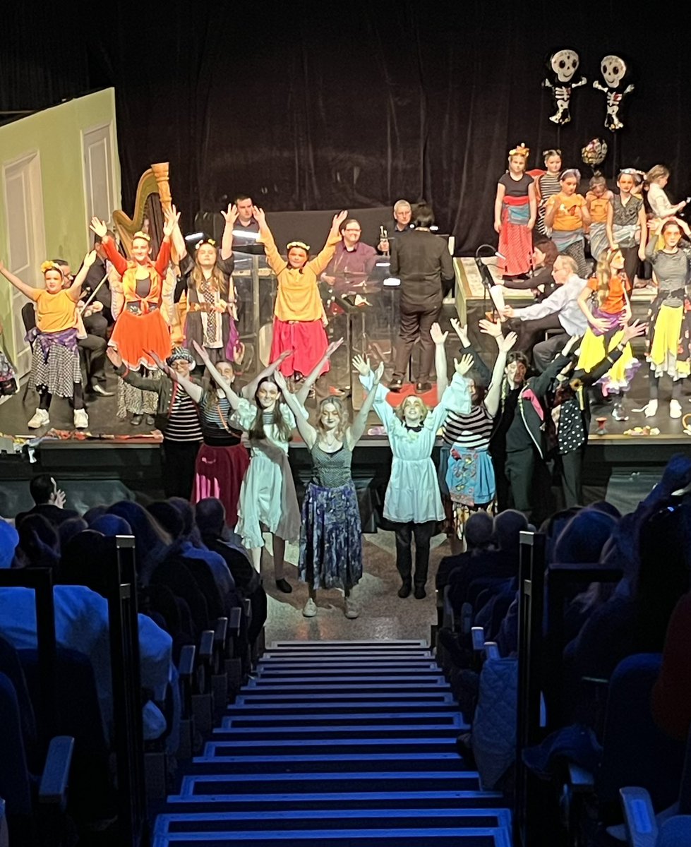 Thank you <a href="/Borrebaez/">Rodrigo Báez</a> <a href="/ConsulMexLea/">Consulado de México en Leamington, Ontario, Canadá</a> for the invitation to the <a href="/WindsorSymphony/">Windsor Symphony Orchestra</a> concert in <a href="/TweetLeamington/">Leamington</a> today! “Flutter” is a tale of the Monarch Butterfly’s migration from Point Pelee to Mexico. 
Conducted by Francisco Hernández Bolaños 🎵🇨🇦🇲🇽