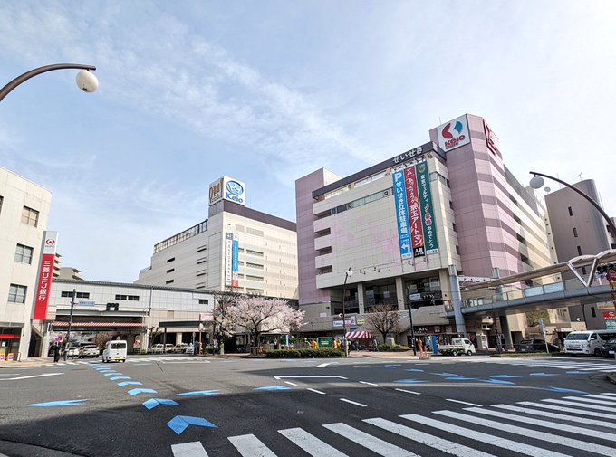 聖蹟桜ヶ丘、今日は晴れです！ 絶好の聖地巡礼日和 https://t.co/Su976ehbIE