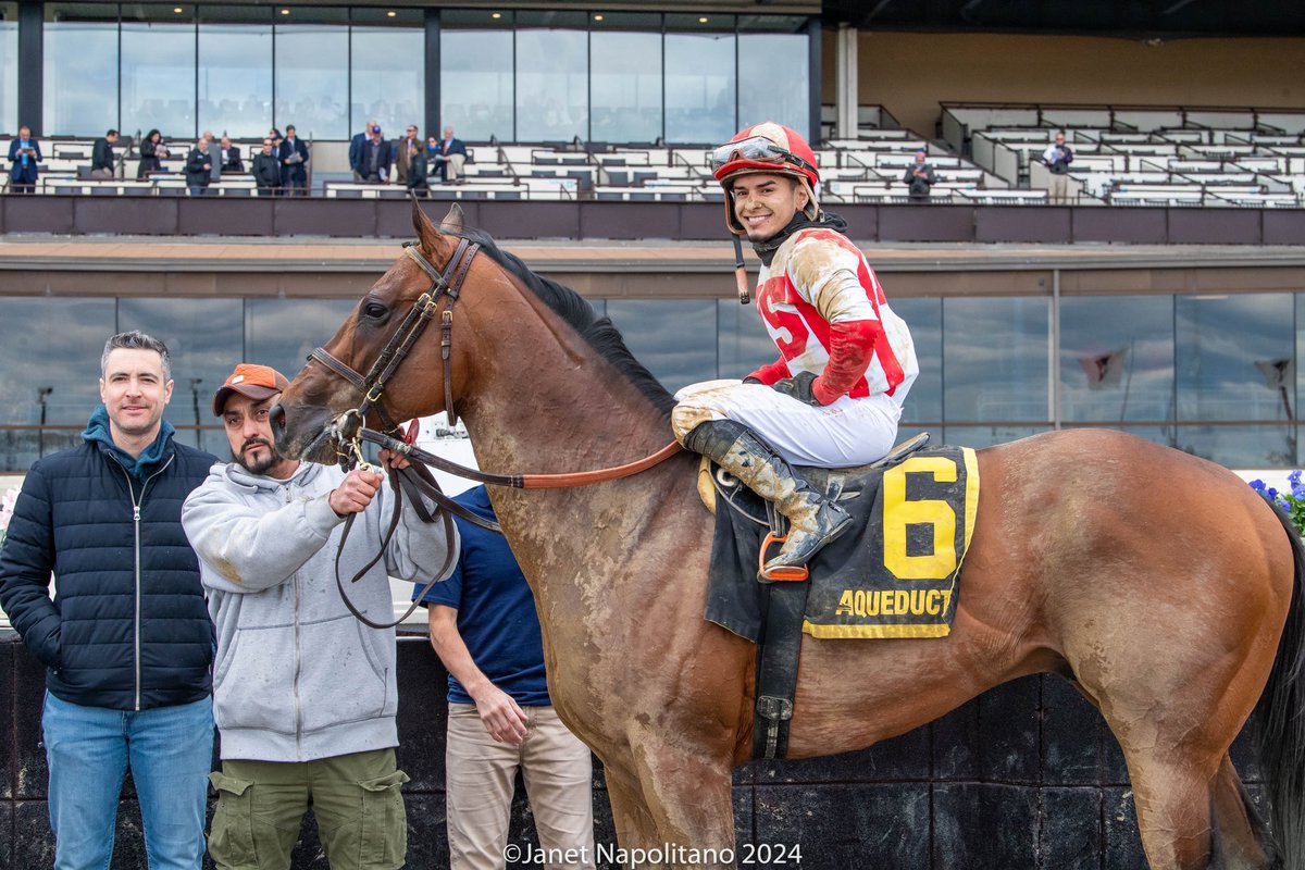 REASONED ANALYSIS and @Ericcancel85 in the Bayshore Stake, trained by Chad Brown