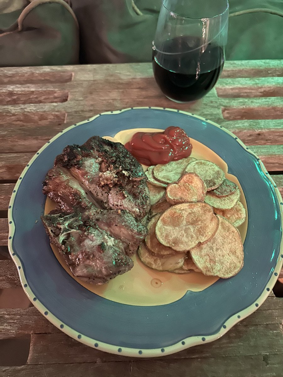 SouthernLady1st's tweet photo. Ready To Roll!! ❤️❤️🐘🐘🐘🐘
#LambShoulderSteak 
#HomemadeChips 
#RollTide 
#GameFood https://t.co/DtWayJ4XCI