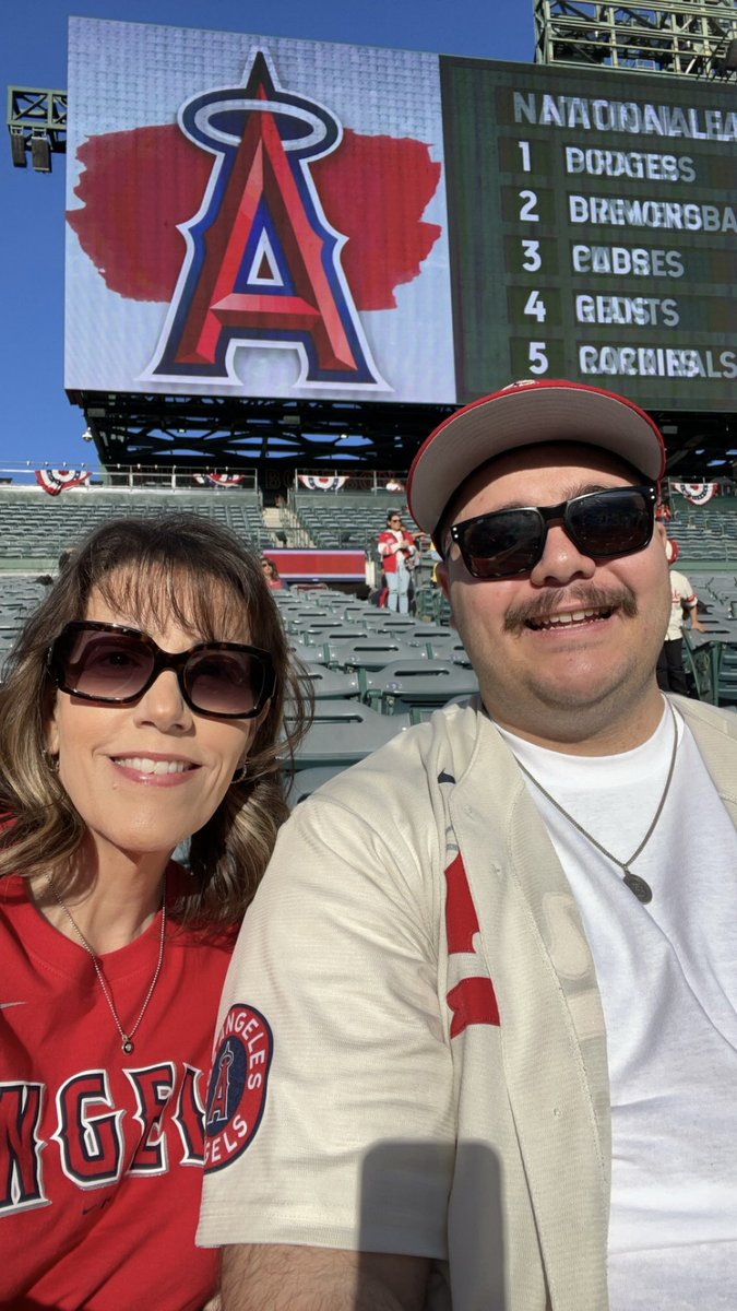 Ready for Angels Baseball!!! ❤️😇⚾️
#RepTheHalo #GoHalos #OpeningWeekend