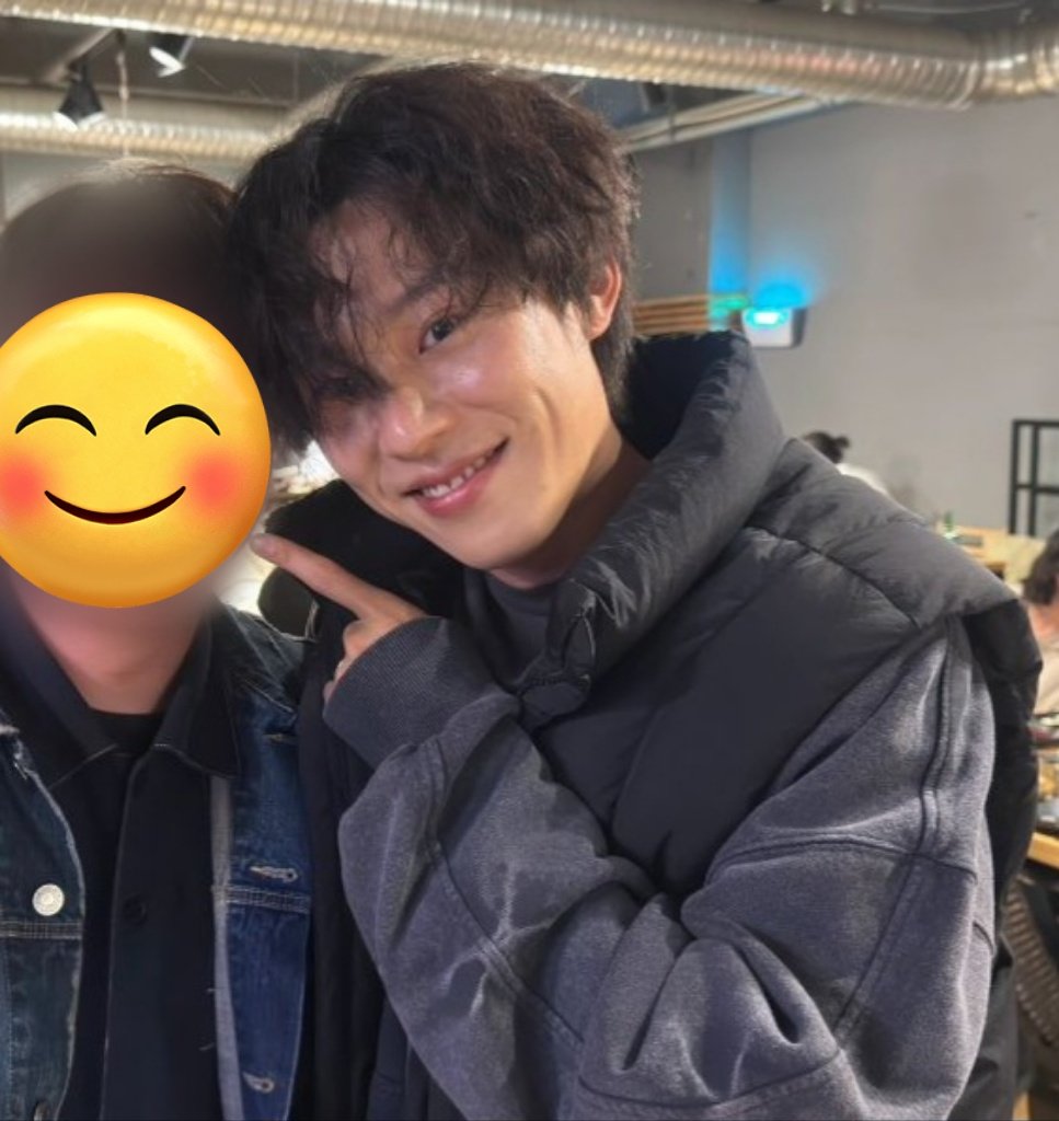 justksc's tweet photo. 어제 노웨이아웃 쫑파티 #김성철
성철이 머리가 뽀글뽀글 https://t.co/3WNkPLjRJA