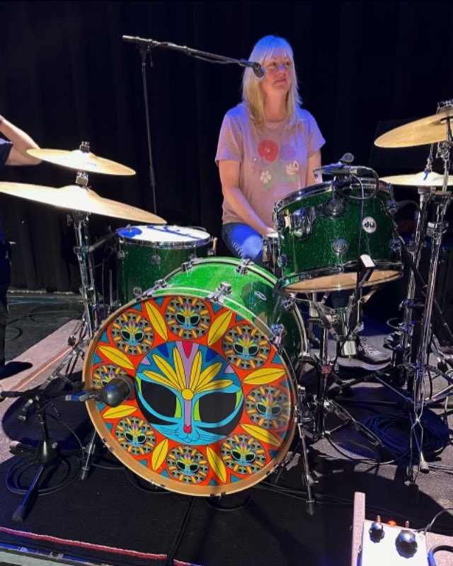 Well, I TRIED to match my soundcheck outfit to my drumhead… How’m I doing?… 🤣