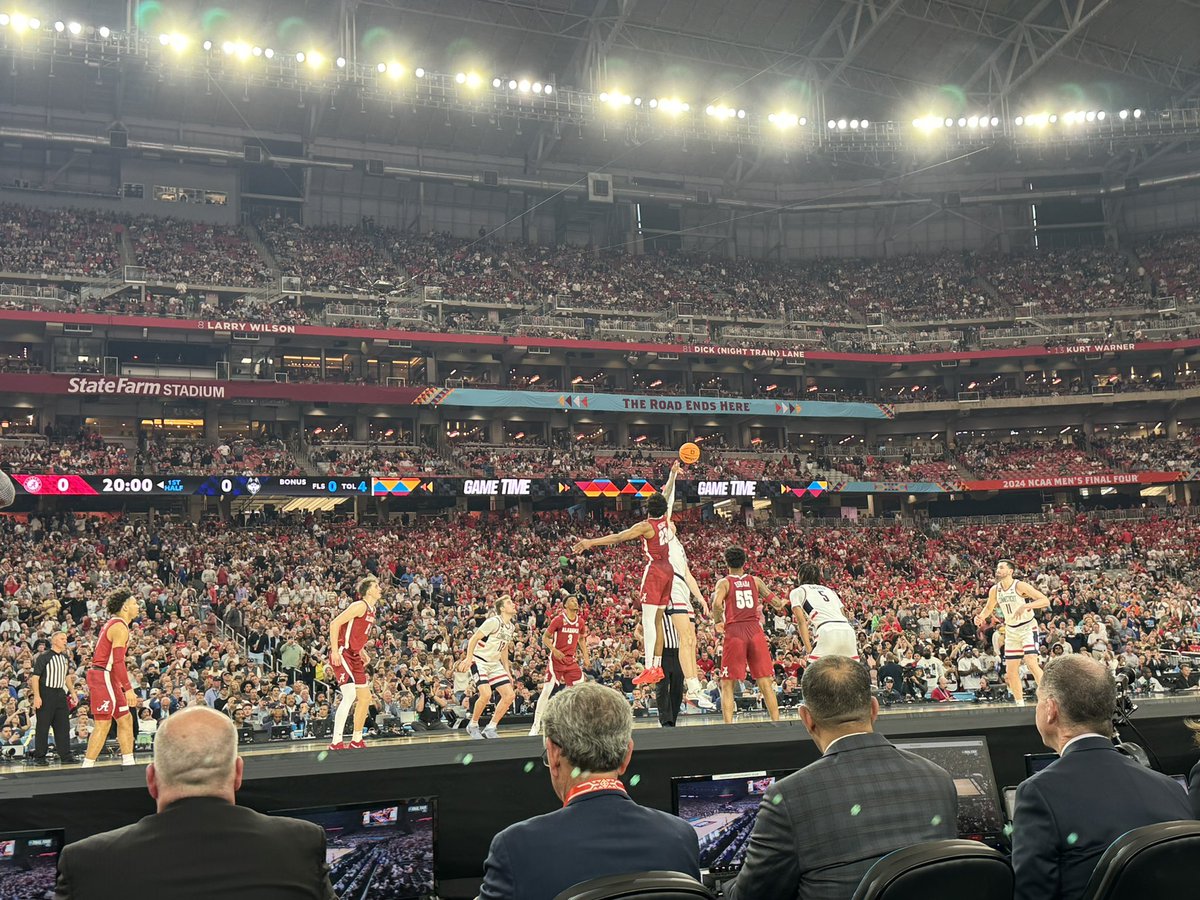 It’s Saturday, so we must be in Phoenix with @AlabamaMBB at the #MFinalFour!