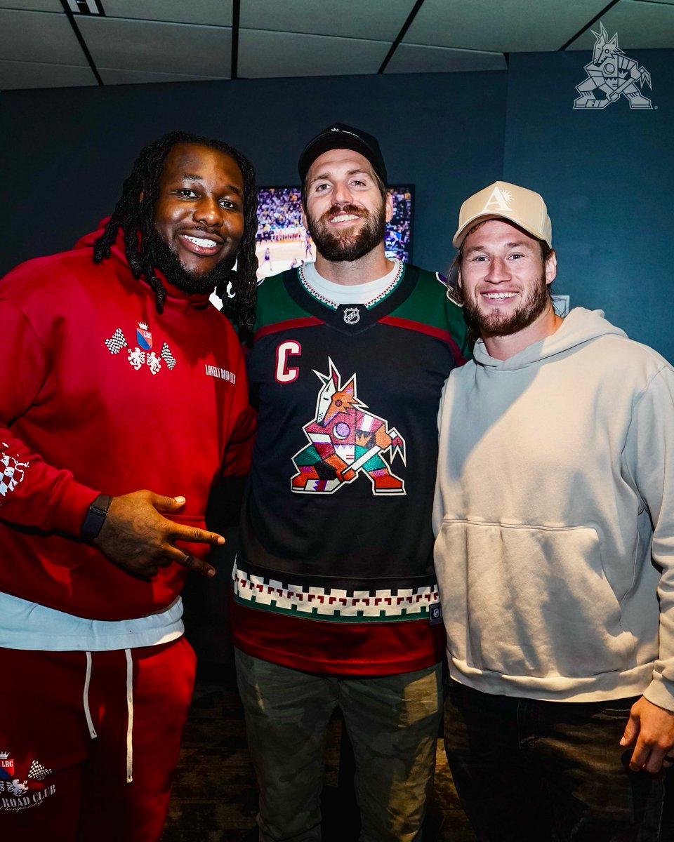 We’ll call it the luck of the @AZCardinals. After Friday’s visit to Mullett Arena, the Coyotes remain UNDEFEATED when @DGardeck, @OttawasVeryOwn and Aaron Brewer are all in attendance!