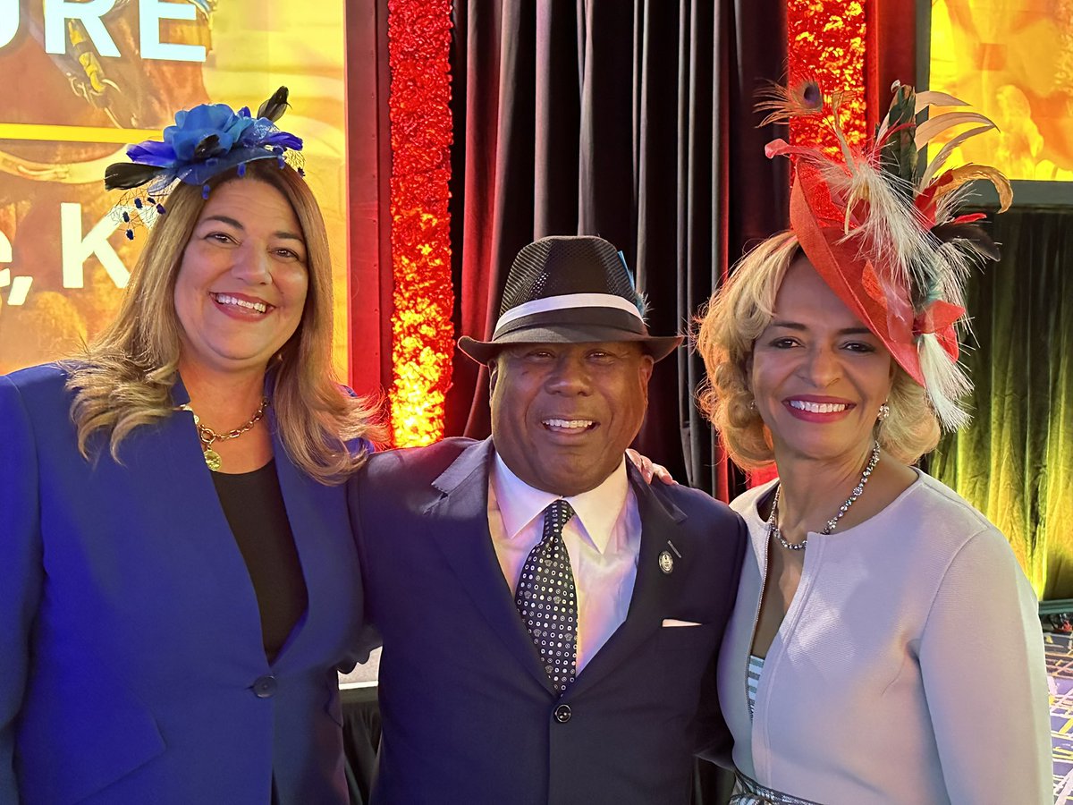 Unforgettable snapshots from @Comm_College’s Annual Conference together with @mdcollege leadership to explore ways we can continue accelerating pathways to opportunity through education. #AACC104