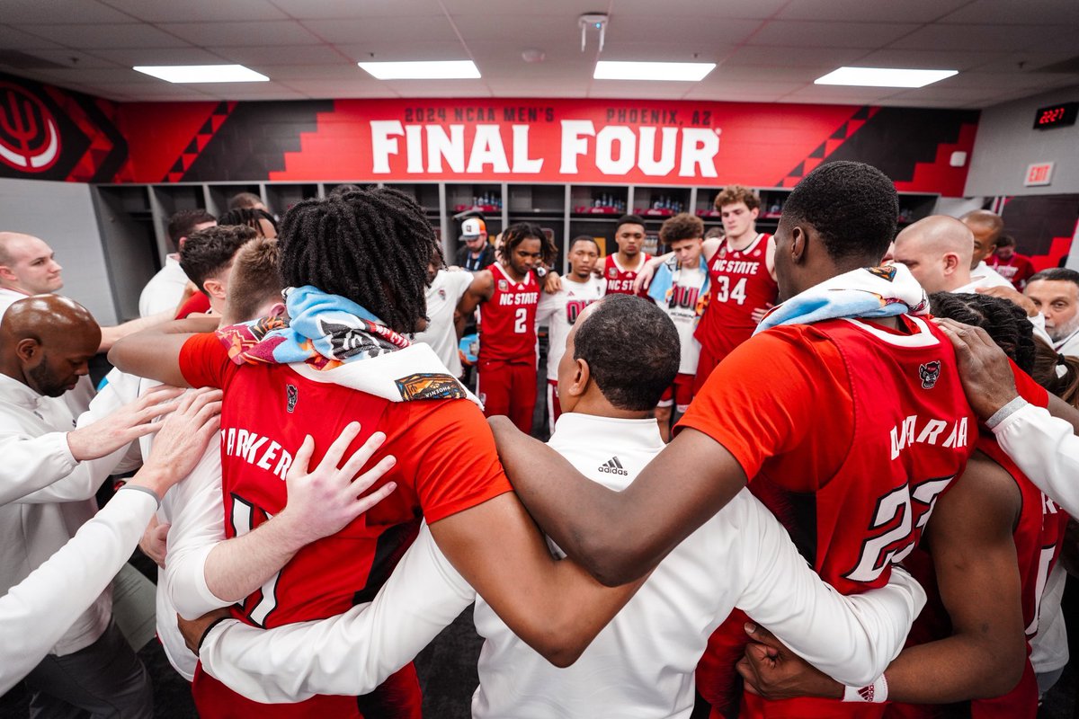 mcclureWX's tweet photo. Hold your heads high @PackMensBball. You reminded us to ‘never give up’, represented yourself and NC State proudly, are the ACC champs, and gave us memories we’ll never forget. 💪🐺 #GoPack https://t.co/eNN7OemfME