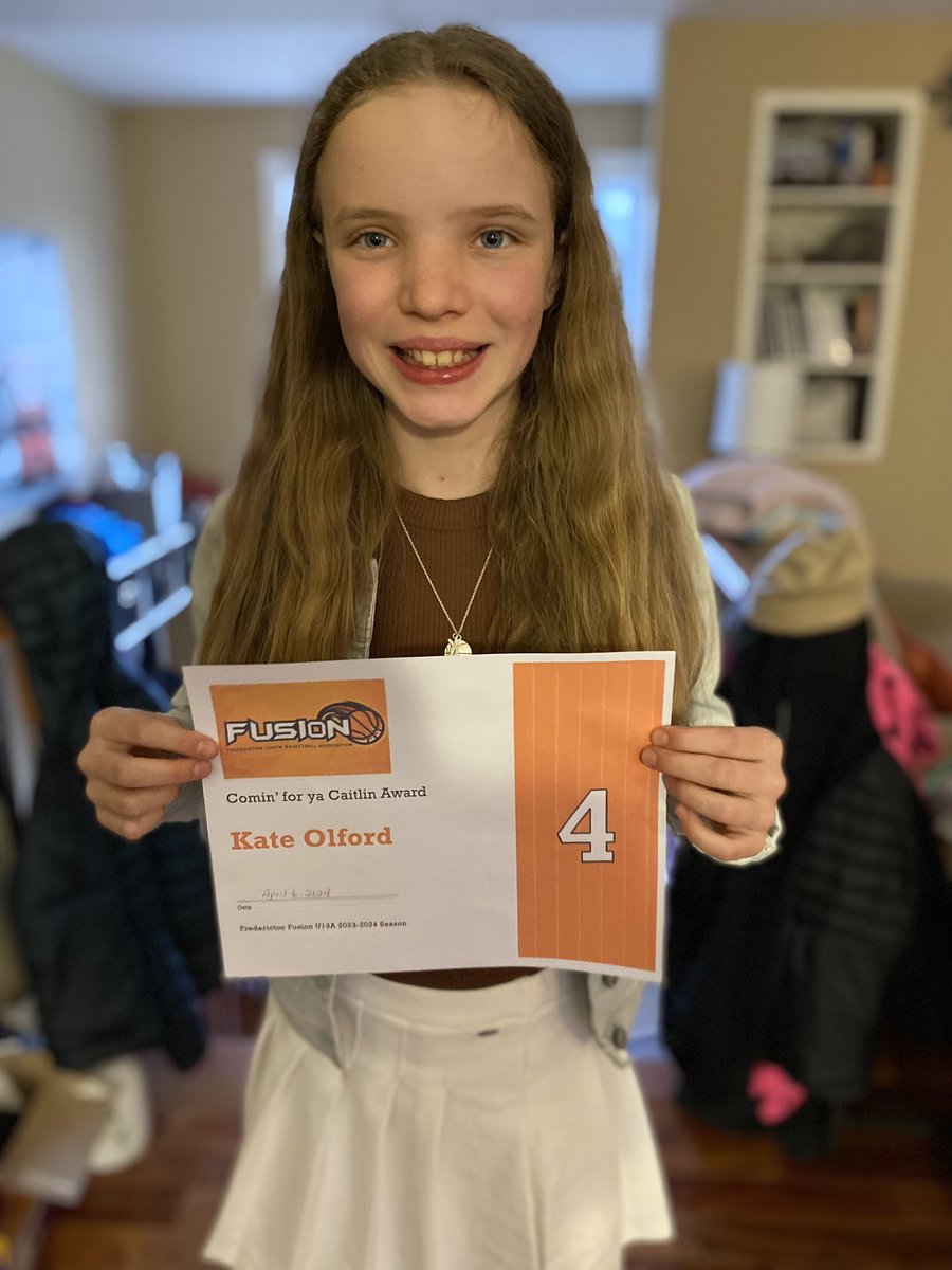 Basketball party tonight. The best award to give an aspiring <a href="/CaitlinClark22/">Caitlin Clark</a> fan 🥰