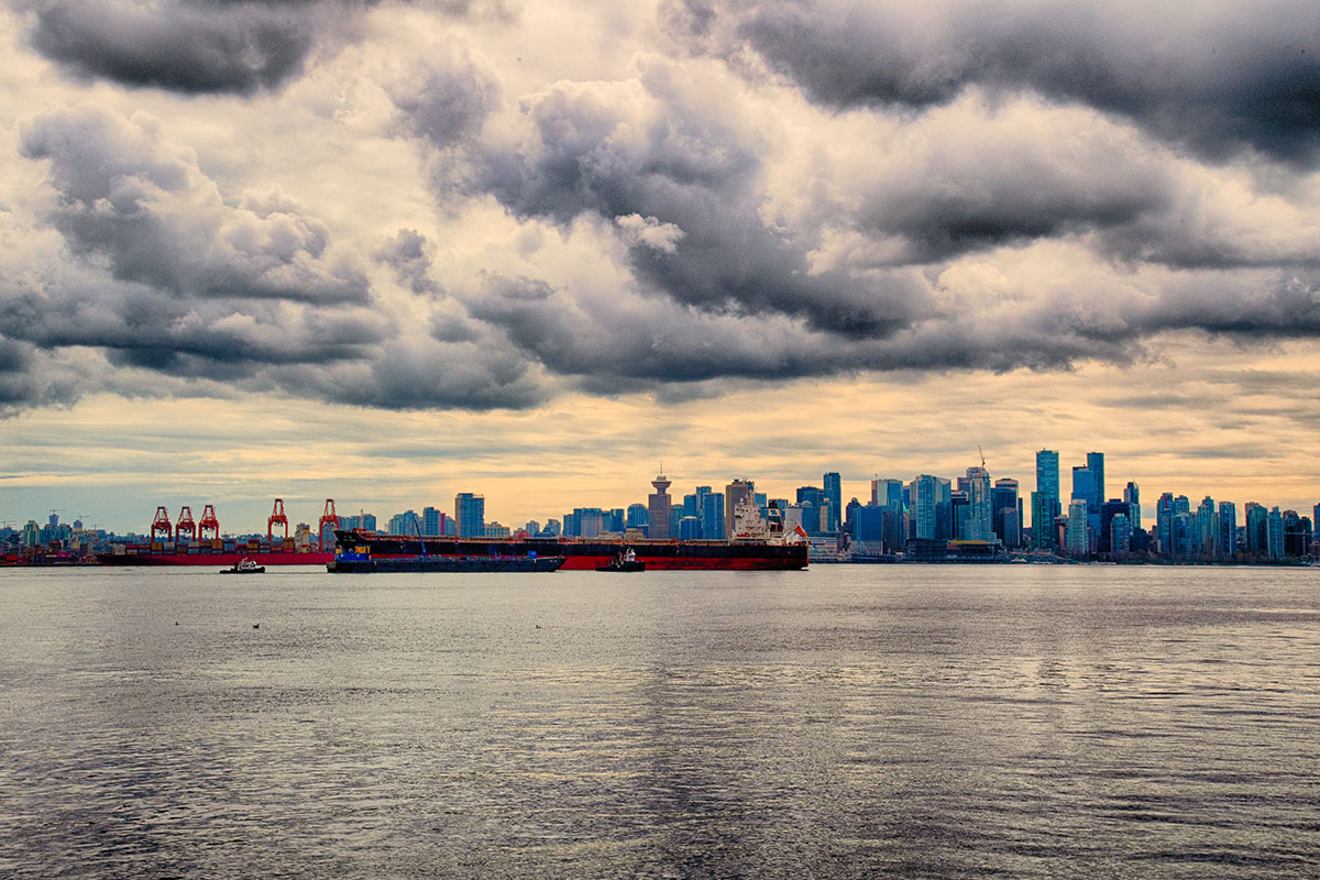 Mixed day of sun, clouds, sprinkles, sun, then back to clouds.  Typical spring day Terminal City. #vancouverisawesome #vancitynow #yvrlife #vancityhype #northvan #northvancouver #vancouversnorthshore #veryvancouver #britishcolumbia #canada  #burradinlet #workingobarts