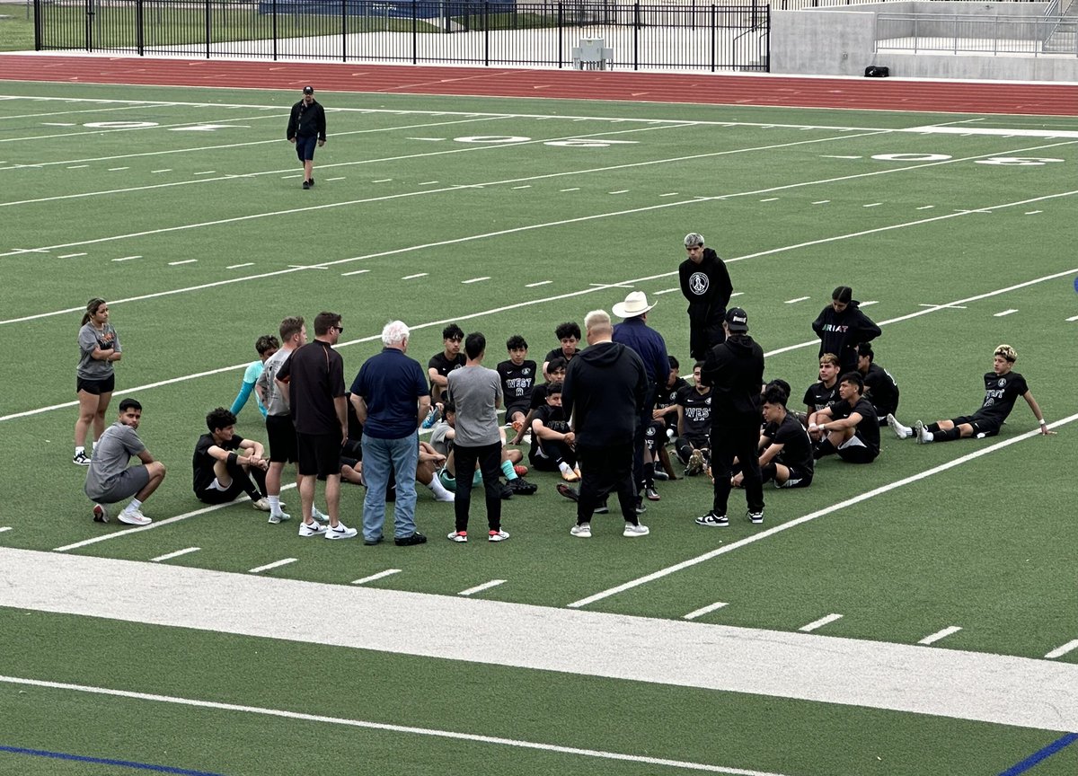 Today was a tough loss for the @westmesquitehs boys soccer team, but they made us proud. They will be back next year! Big thanks to Mayor Dan Aleman and MISD School Board VP @RobertRSeward for going down to the field and encouraging our kids! @mesquiteisdtx