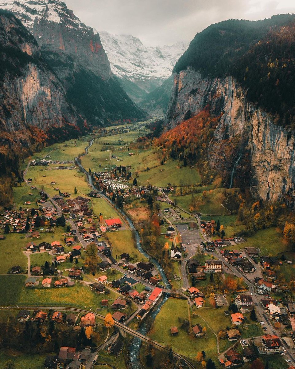 One of the most beautiful valleys
during autumn in switzerland  🥰🥰

🌿🌸🍀🌿🌸🍀🌿🌸🍀

📍Lauterbrunnen / Switzerland

————-////———-///——-

📸giuliogroebert