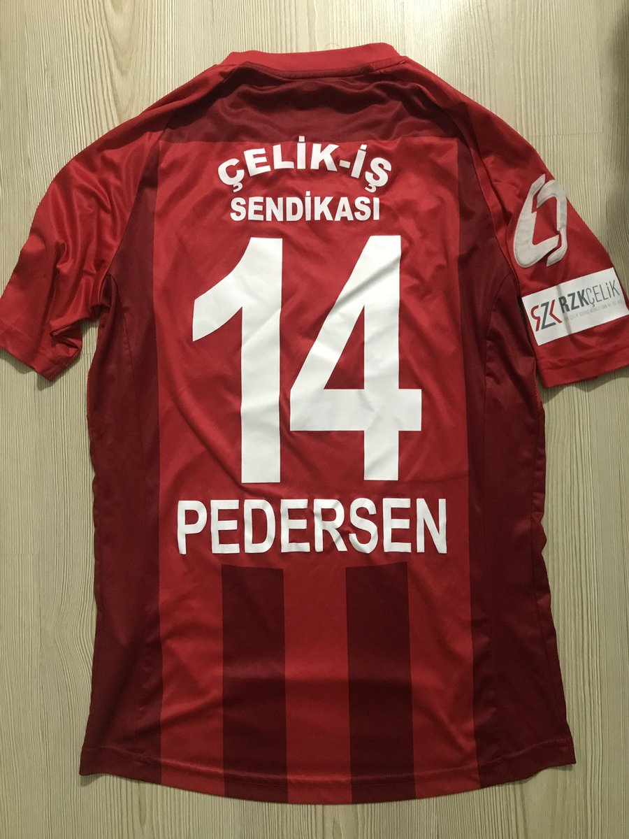 şu formadan kendisinde yoksa bana ulaşsın birkaç pounda bırakırım <a href="/Rovers/">Blackburn Rovers</a>