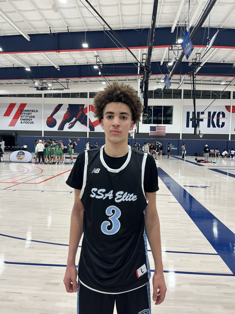 19 points in a big win for @SSA_Hoops 2026 Black over @BasketballPAC for Manhattan High wing @noahmcfadden_1 ⭐️Soft touch in the paint ⭐️Hit some threes ⭐️Length and Versatility