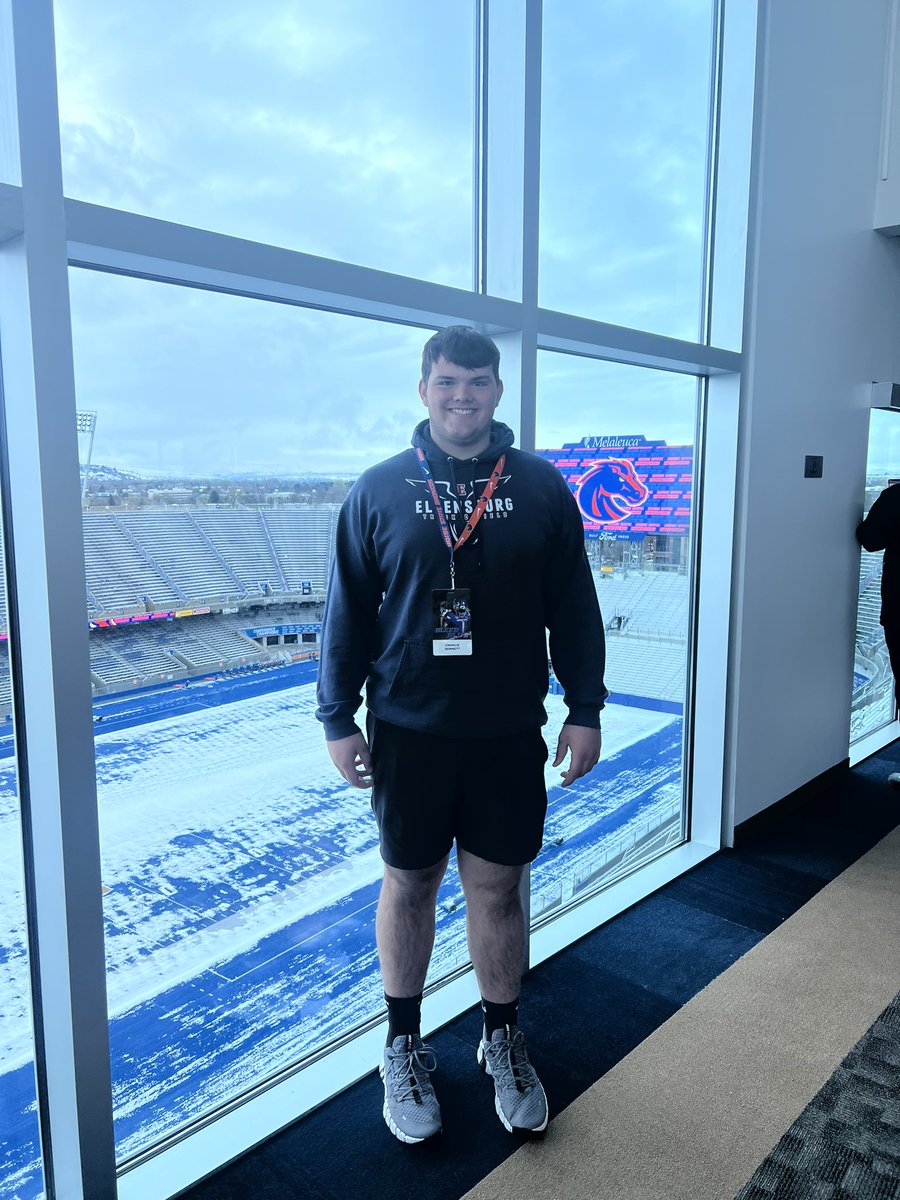 Thanks to @BroncoSportsFB for an great junior day and to @kyleyoung_BSU for the invite. Seeing the facilities was awesome!