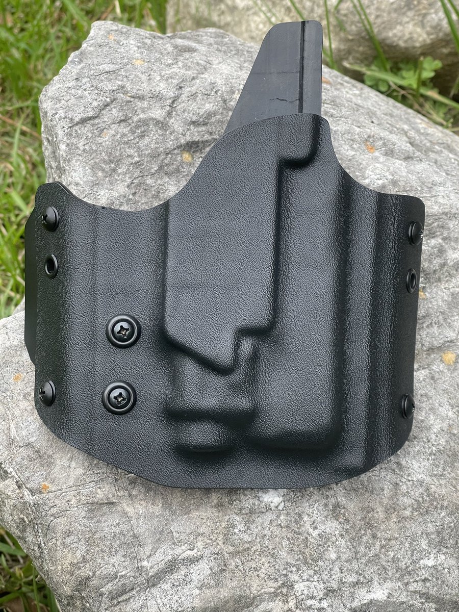 Holster Sale ends tomorrow. Have a look at this Glock 45 holster with Nightstick TCM-550xl. #glockholster #glocklife #edcporn #customkydexholsters #voodooarmoryholsters
