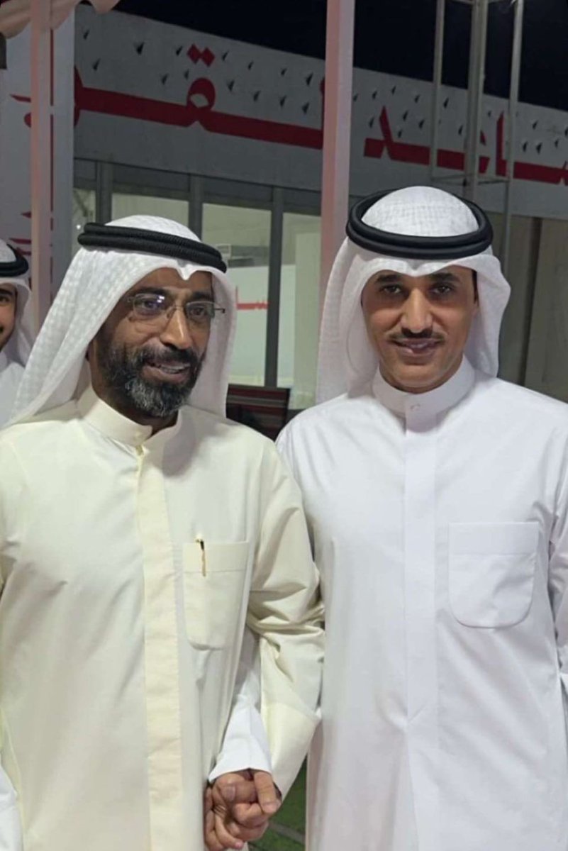 ساهم بنشر الثقافه الدستوريه والقانونيه ..حتى باول نجاح له الزم الحكومه ببرنامج عمل لازالت حتى هذا اليوم تقدمه باول تشكيل لها

ضرب أروع الامثله بالوطنيه 

وها هو يساهم الآن بنشر ثقافه الاختلاف والمنافسه الشريفه 
من خلاله هو ومن خلال حملته الانتخابيه