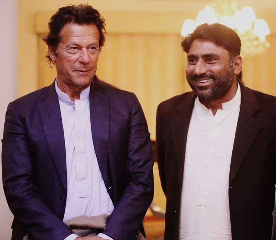 الحمدللہ کئی مہینے ریاستی جبر و تشدد اور فاشزم برداشت کرنے کے بعد ناجائز گرفتار رہنما تحریک انصاف خالد محمود گجر پی پی 166 کو رہائی مل گئی، قصور صرف اور صرف اپنے لیڈر عمران خان کا ساتھ دینا ہے۔ 

#ReleaseImrankhanPTI 
#عمران_کو_رہا_کرو 
#عمران_خان_ایک_نظریہ_ہے 
#ImranKhan804