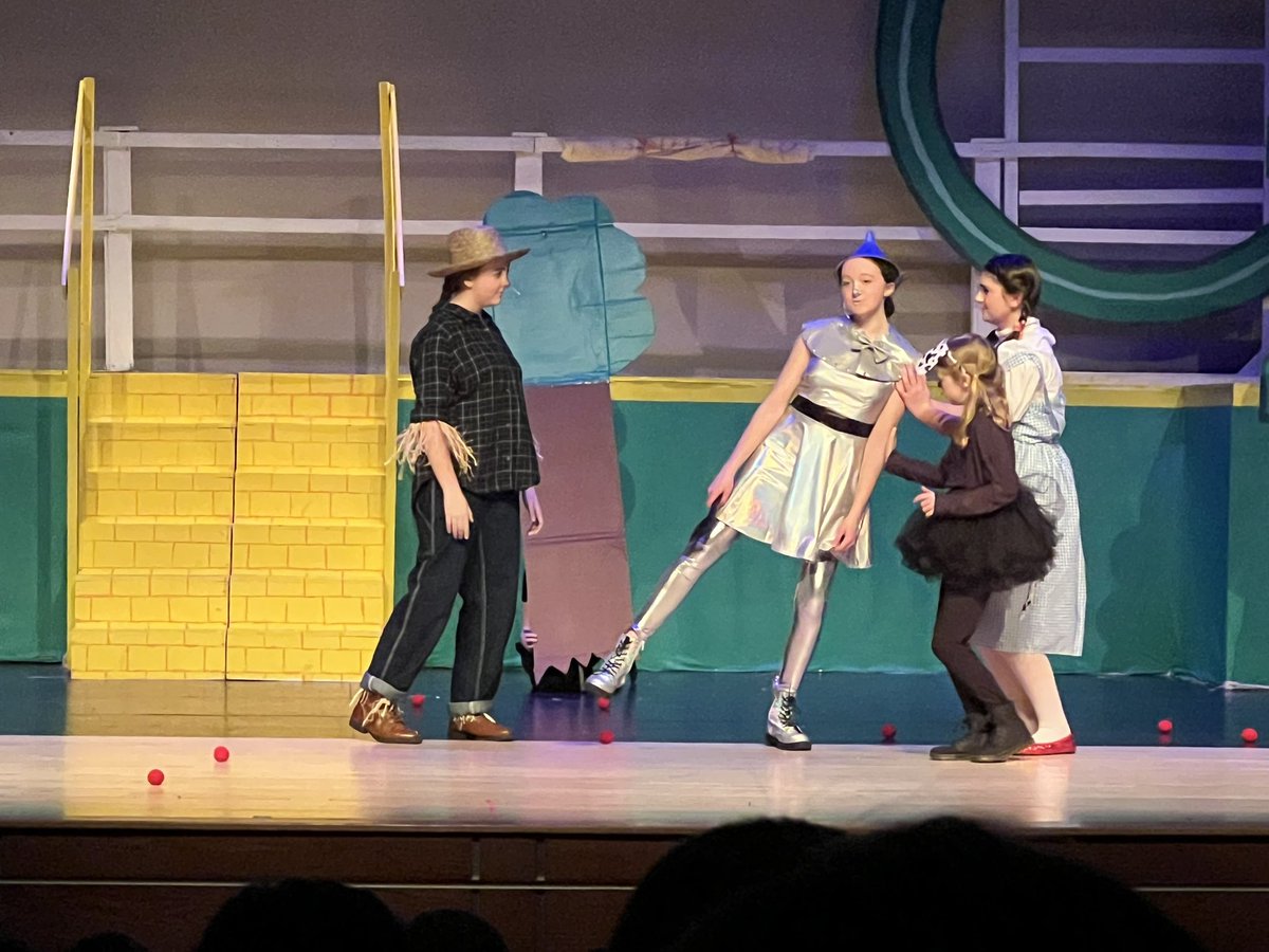 Joseph Murphy (@principal4psms) on Twitter photo Great performance by the PSMS Drama club today of The Wizard of Oz! @PPS_Presents <a href="/PlymouthSch/">Plymouth Public Schools</a> Great performance by the PSMS Drama club today of The Wizard of Oz! @PPS_Presents <a href="/PlymouthSch/">Plymouth Public Schools</a>