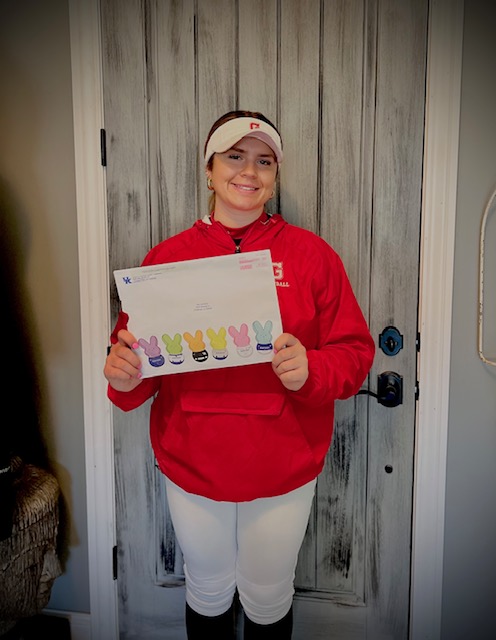 IrieLohrenz's tweet image. Late post...Easter, spring break with #familyfirst and school ball #onegameatatime Then came home to some @UKsoftball mail. God is so good. @UKCoachLawson @UKCoachHimes @jacobsen_molly @INorupt @JakeLohrenz2 @GlenwoodSBall @ogxsoftball @rykerzc @GlenwoodSC @VECoach9 @ashtsunshine