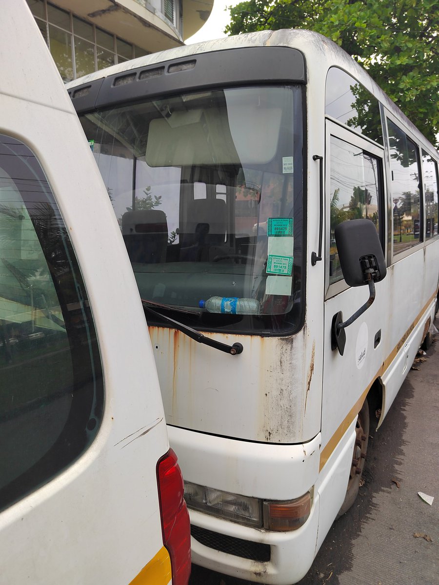 ahmed8507's tweet image. Al parecer en Colón existe un cementerio frente al Hospital Manuel Amador Guerrero... pero de autos de la institución! Tienen varios años estacionados plena via, y todo indica que estarán allí hasta que se biodegraden.... @MINSAPma @ATTTPanama
@tvnnoticias
@TReporta