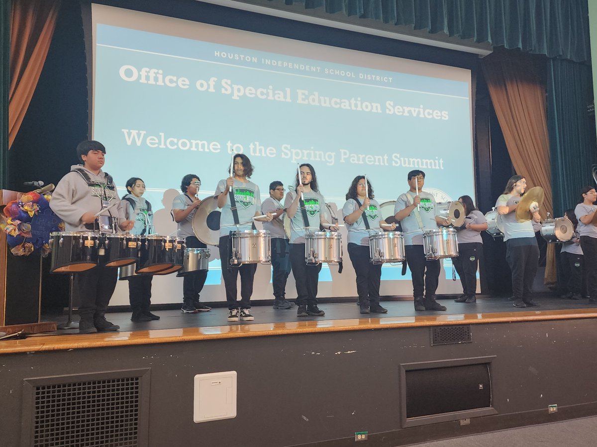 Some people woke up to cartoons, this Saturday morning they woke up to the Beatbox performing for SPED parent Summit. @AustinMustangs @Principal_Reyna @HisdAcademics @MustangMagnet @NavarroMS_HISD @edison_school