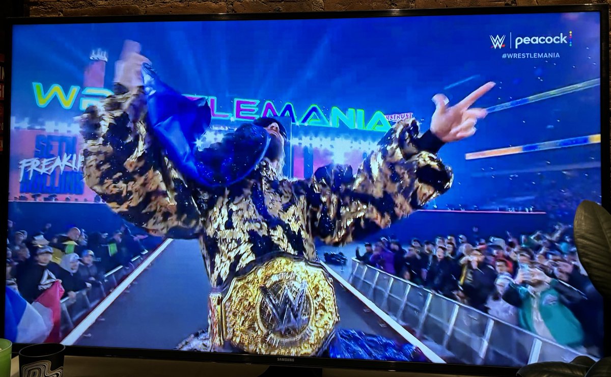 😱 @WWERollins gets me every single time. Dude knows how to make an entrance. #WrestleMania