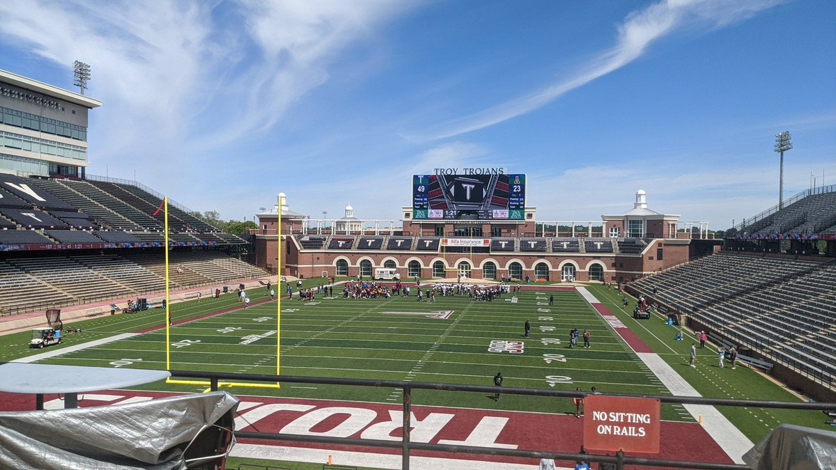 Had a great visit at @TroyTrojansFB today, thank you @GeradParker1 @CoachRhino68 @CoachWright37 for the hospitality! Looking forward to getting back down there!