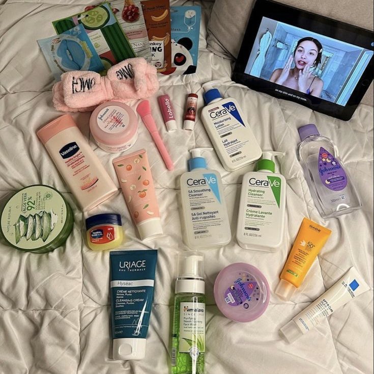 ˚₊‧ ୨୧ ‧₊˚ ⋅ Hilo de SKINCARE by 🍒⋅˚₊‧ ୨୧ ‧₊˚ 

Les traigo una rutina para una piel suavecita e hidratada para antes de dormir 🌙✨

(◞ꈍ∇ꈍ)っ Antes que nada es súper importante tener en cuenta que dormir con maquillaje con frecuencia puede dañar nuestra carita.