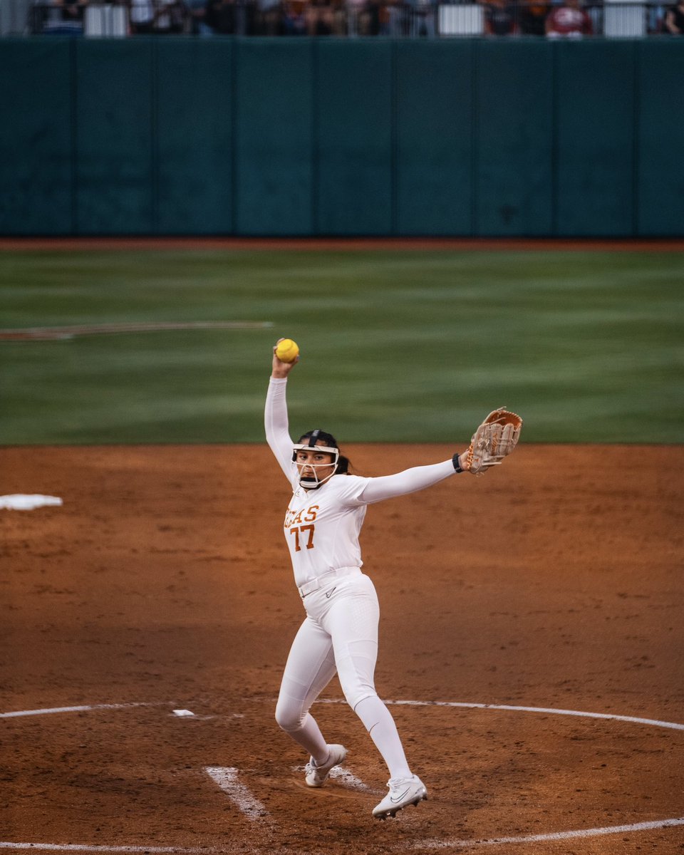 TexasSoftball tweet picture