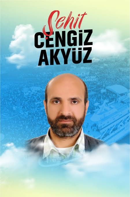 İsrail ile ticaret protestosunda ters kelepçeyle gözaltına alınan ve “Mossad ajanı” olarak itham edilen genç kadının, Mavi Marmara şehidi Cengiz Akyüz’ün kızı Beyza Akyüz olduğu ve kardeşi Erva Akyüz ile birlikte gözaltına alındığı ortaya çıktı.