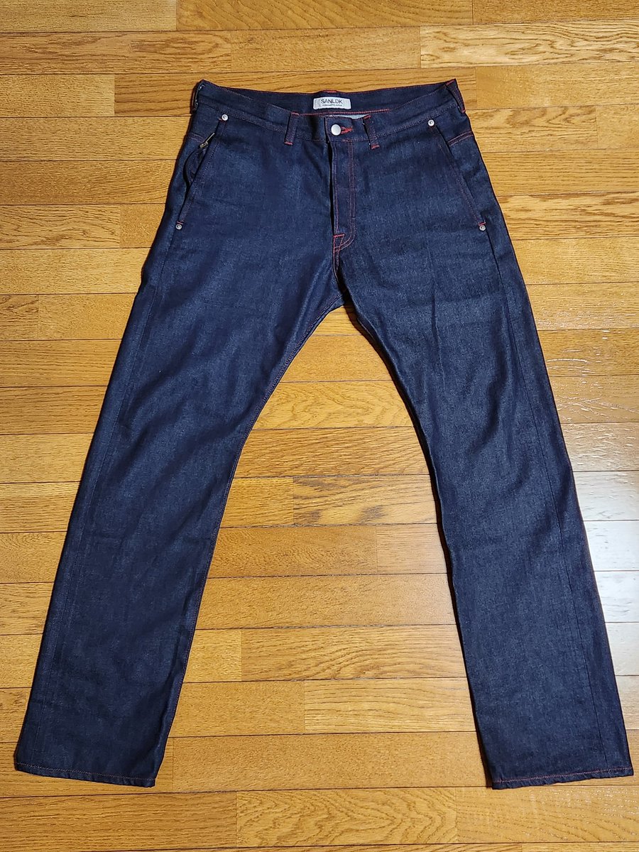 kumalovesite's tweet image. 👖
3月31日にジーパンを買ったばい！
#くまラブ
ジーパン育てていくのが楽しみばい！
ウェストが3cmくらい大きめで買ったけど、縮むけん大丈夫かと思ったばい。
愛用ベルトが入らんならどうしようかと思ったけど、入ったけん良かったばい！