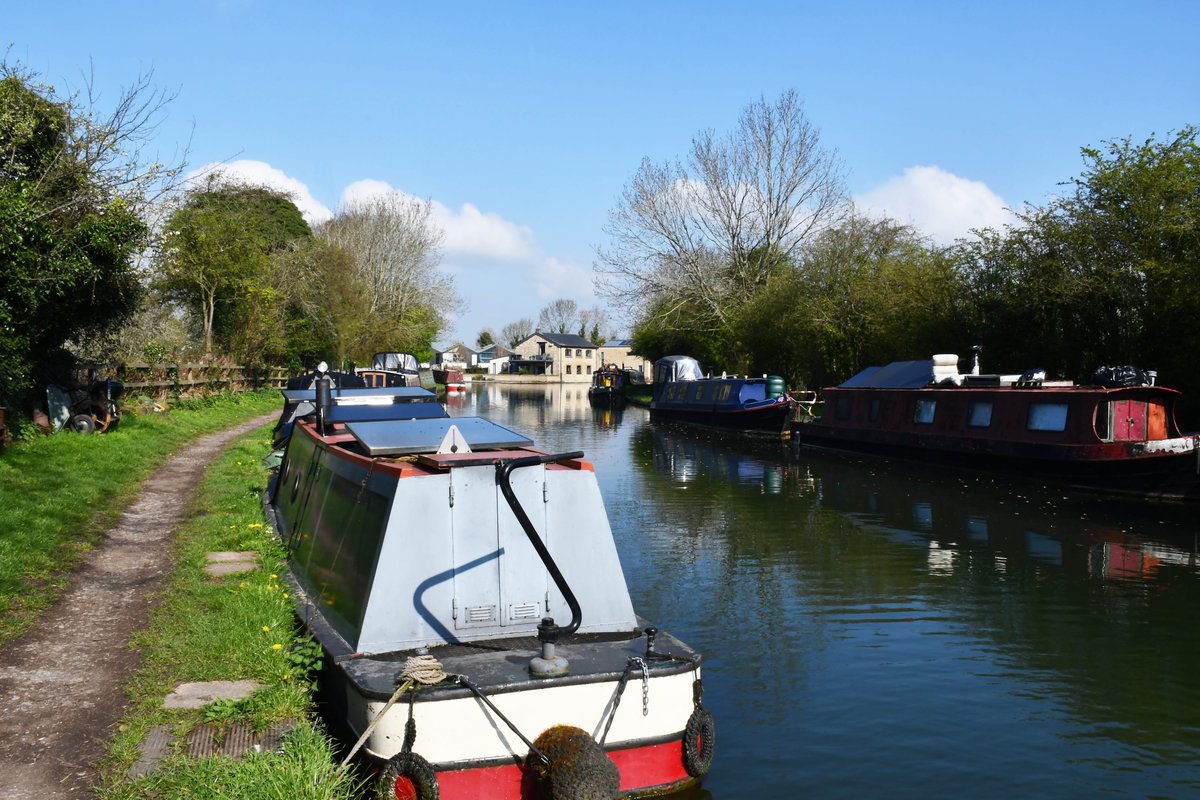 My photos from #April 2023

#CanalRiverTrust #GrandUnionCanal #Marsworth #Lock #Bridge #NarrowBoat #Reflections

#Canals & #Waterways can provide #Peace & #calm for your own #Wellbeing #Lifesbetterbywater #KeepCanalsAlive