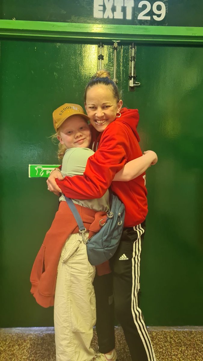 And last but not least, our beautiful smart and amazing Lill ❤️ thought we might both end up out the door with the force of the hug haha.. such an amazing girl as always @JimmyDempsBORO ❤️ absolute credit to our younger fans & LOVE having her ❤️ #teamGRFZ