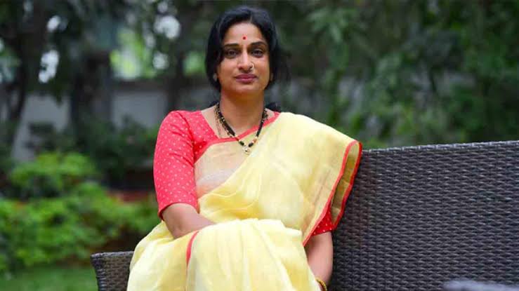 Prime Minister Narendra Modi called Hyderabad BJP candidate Madhavi Latha and congratulated her for her solid replies on 'Aap Ki Adalat' show.