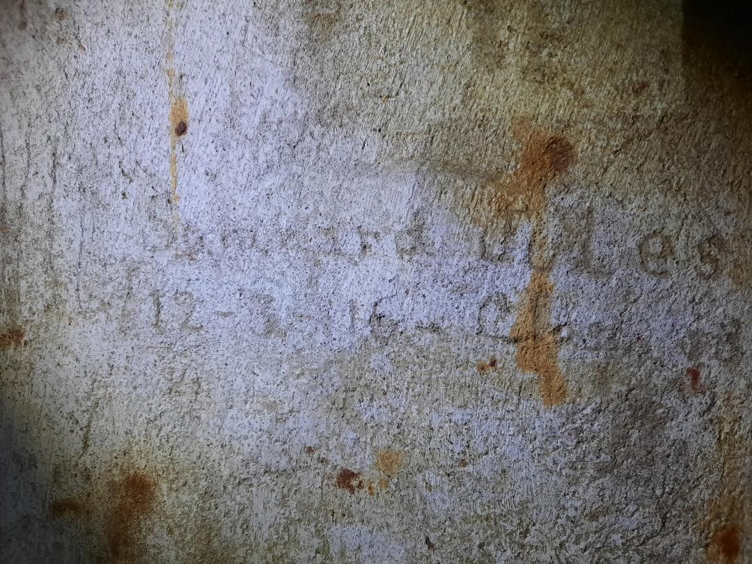 Hier, en descendant dans le fort de Vaux, j'ai vu cette signature gravée dans la pierre : Somnard Jules 12.03.16. Classe 1908. Une petite recherche = une fiche matricule. Un soldat du 5e d'artillerie à pied, prisonnier au fort de Vaux le 8 juin 1916. archives.meuse.fr/ark:/52669/c3l…