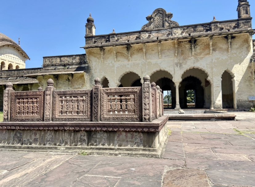 mayaspeak1's tweet photo. The small fortified city that was once the capital of Bhopal - #Jagdishpur (formerly known as #Islamnagar)
It’s fascinating to relive pieces of history through the architectural designs
#SoloTravel #MPTourism #RaniMahal #ChamanMahal #IncredibleIndia #MayaSpeak https://t.co/SOTsVQxjiy