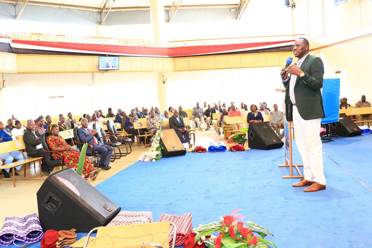 I joined President @WilliamsRuto during a spiritually enriching morning devotion at AIC Fellowship in Eldoret. The powerful words of Matthew 6:5-13, highlighting the importance of seeking God's will in our lives resonated deeply during today's service. Jumapili Njema!