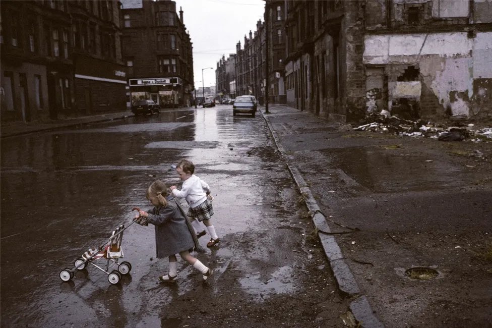 Morning all. Photographer Raymond Depardon, Glasgow 1980/81.