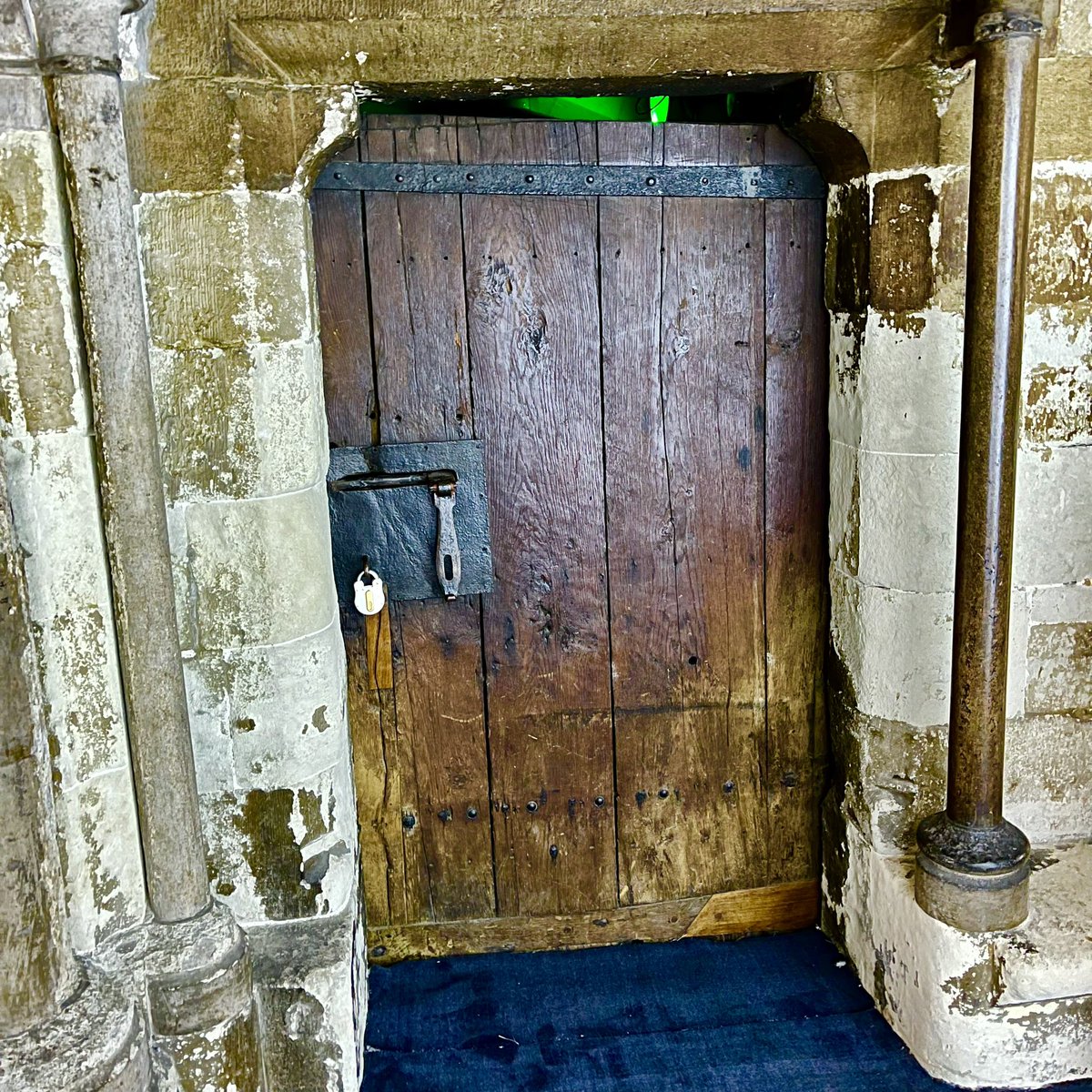 This is thought to be Britain’s oldest door… It can be found by the Chapter House in Westminster Abbey. Dendrochronology revealed that the wood was felled nearly 1000 years ago in 1032. The tree it was taken from could have been growing when London was still under Roman rule.