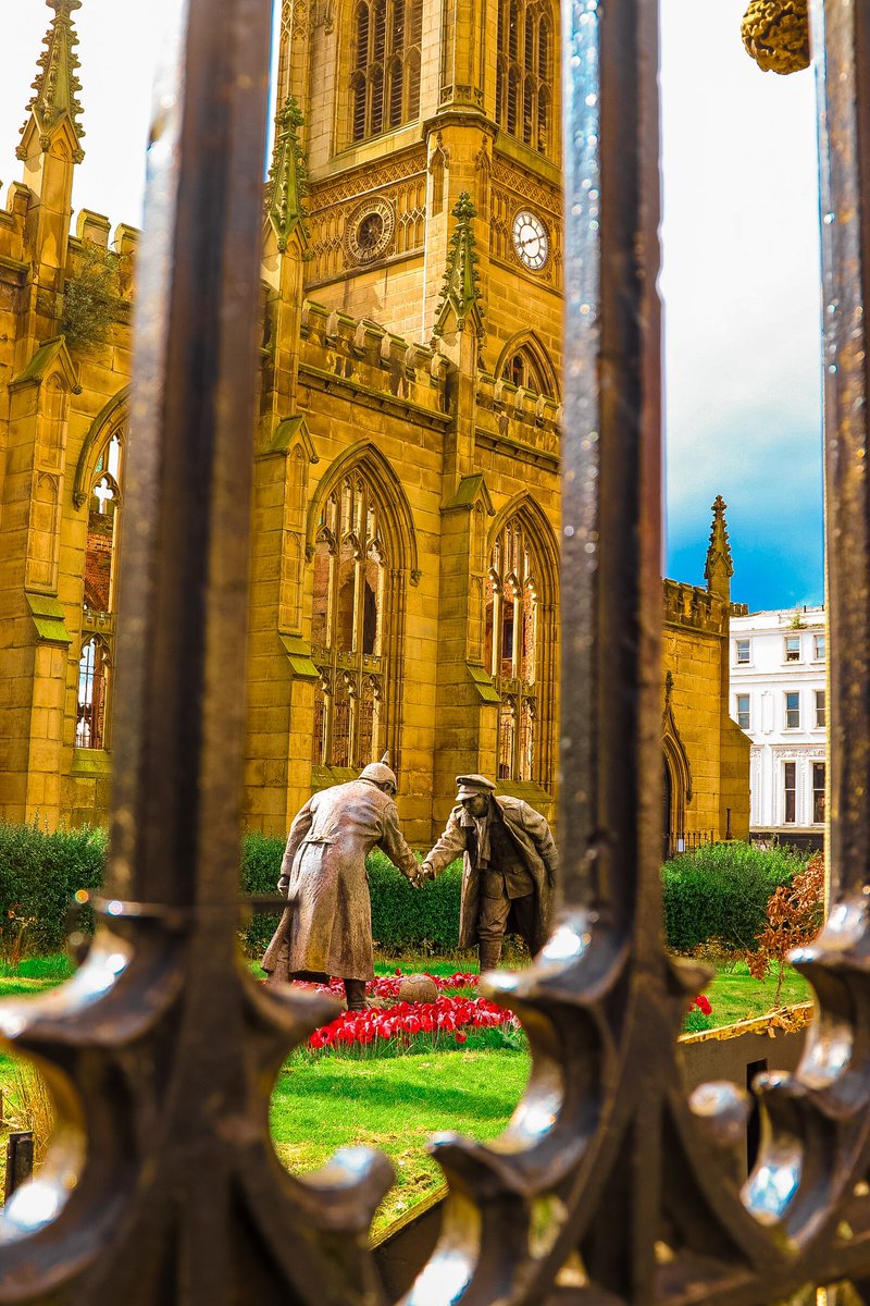 St Lukes Church/Bombed Out Church 📸❤️📍 #Photography #Photographer #Liverpool #Canon #LiverpoolPhotography #photosofliverpool #bombedoutchurch #stlukeschurch #liverpoolarchitecture #church