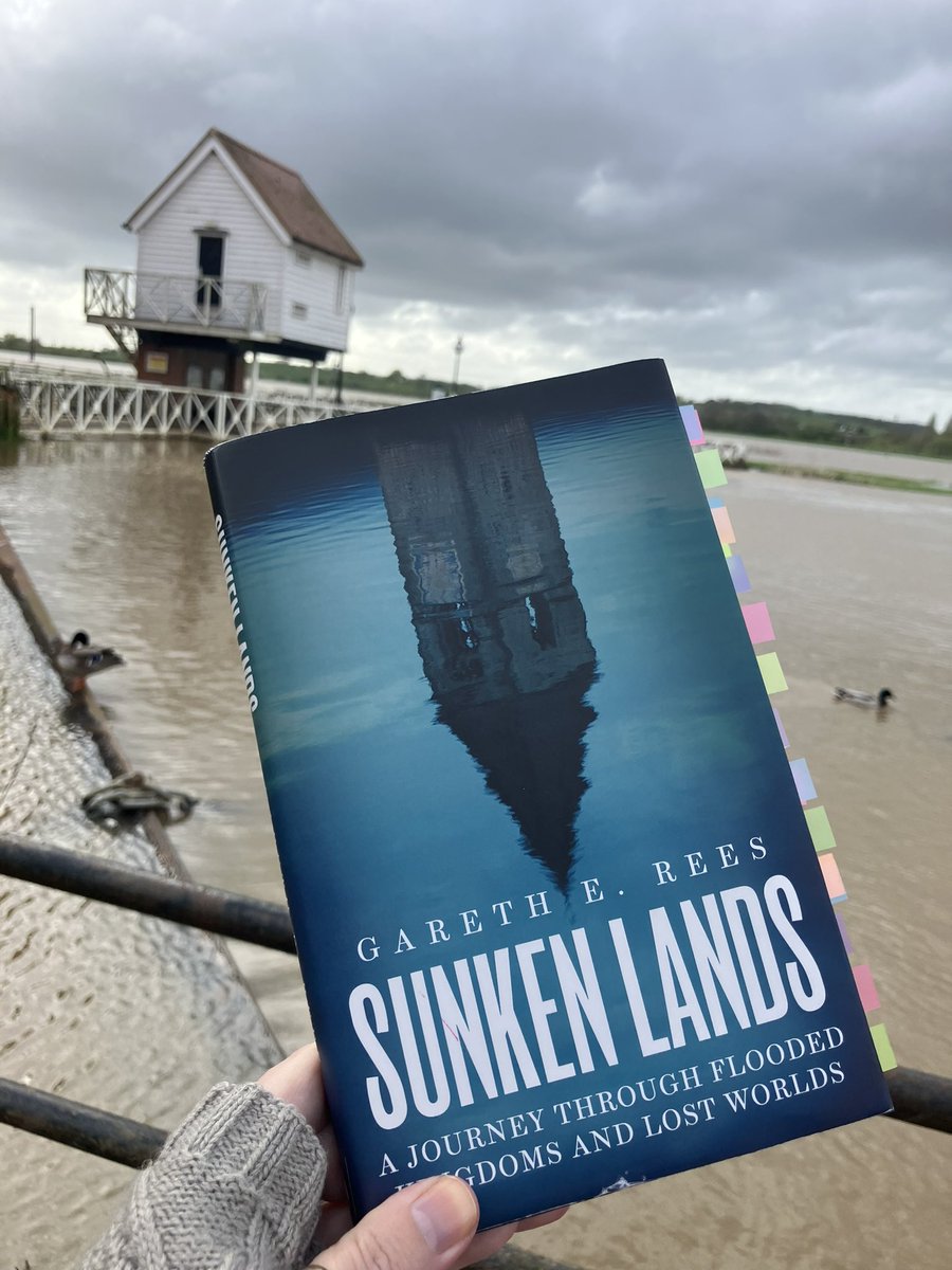 Latest book: ‘Sunken Lands’ by @hackneymarshman @eandtbooks - really appreciated the storytelling, history & science. I enjoyed interviewing Gareth for Jo Durrant’s Beautiful Universe podcast recently - episode coming soon