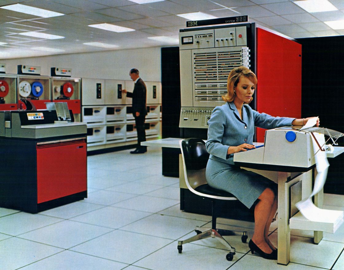 Il #7aprile 1964 IBM lancia #System360, una famiglia di 6 computer compatibili e 40 periferiche che potevano funzionare nello stesso momento. Ritenuta la più grande scommessa tecnologica di tutti i tempi, ha però contribuito a trasformare le prospettive di scienza e commercio.