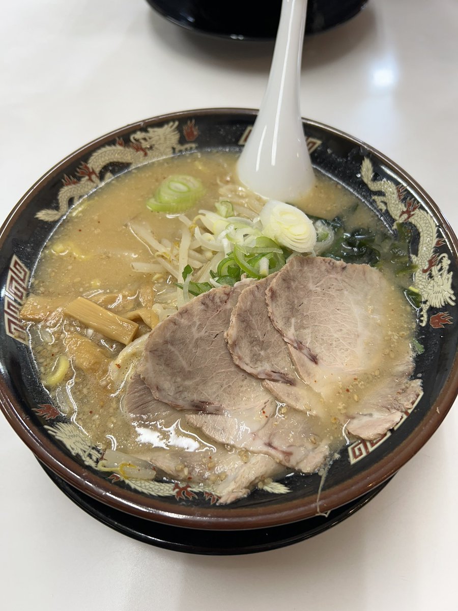 Akkeyman1018's tweet photo. 毎年恒例の
お花見散歩からの
みそラーメン！ https://t.co/zqfWcDvXRk