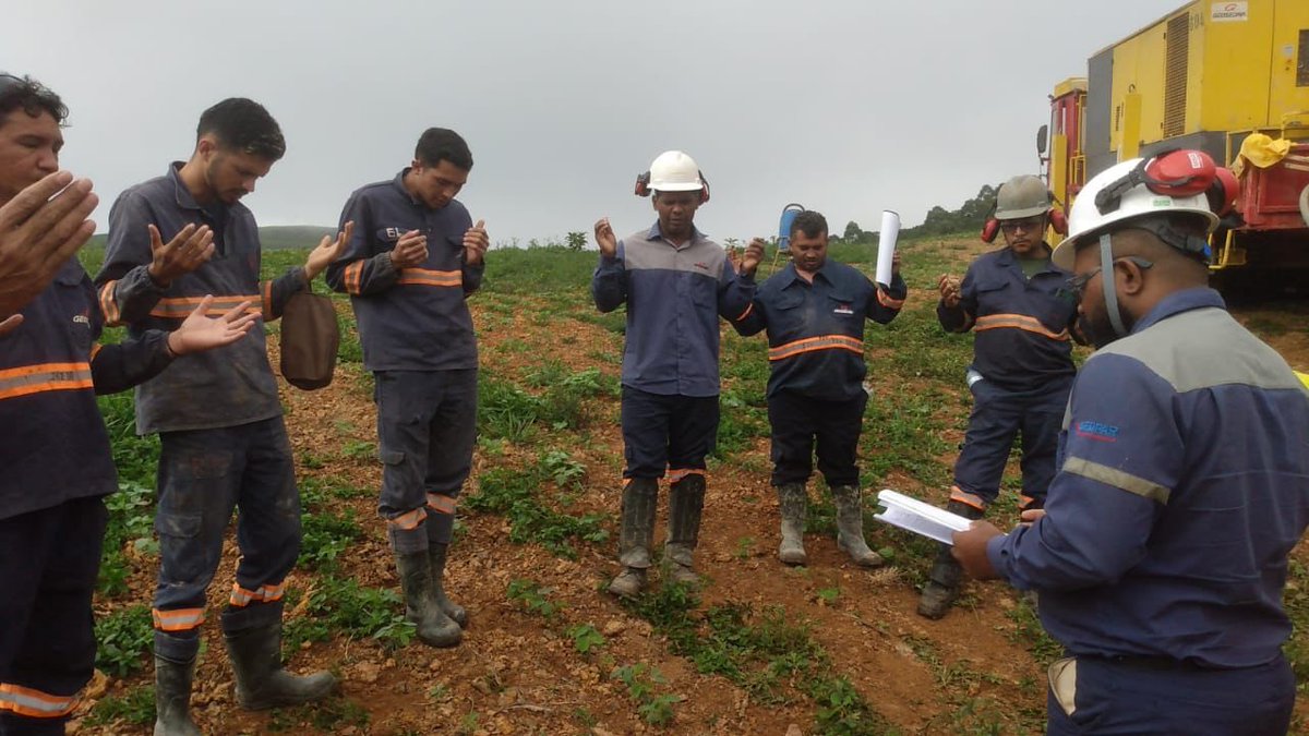 Viridis_VMM's tweet photo. #Picsoftheweek
Viridis $VMM is currently in full swing conducting Auger, RC, and Diamond drilling at the Colossus Ionic Clay Project in Brazil.

Stay tuned for updates on our exciting rare earth exploration journey!

#Viridis #VMM #TeamViridis #BrazilDiaries #Colossus #Project 🇧🇷 https://t.co/P2QvZQPRYp